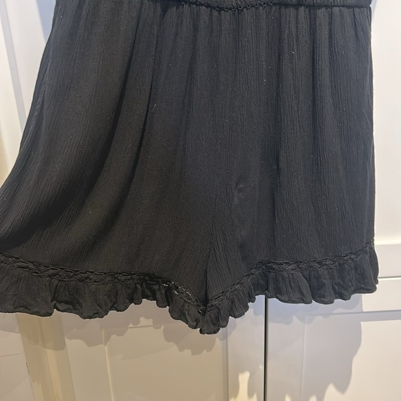 American Eagle Black Ruffled Lace Romper 
Size L - Picture 5 of 17